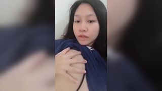 Asian Gf Reveals her Boobs On Cam For Bf Leaked Video