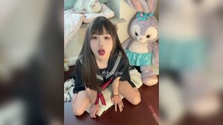 Lusty Asian Teen Wants Cum On her Face Video