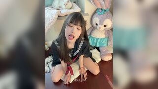 Lusty Asian Teen Wants Cum On her Face Video