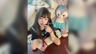 Lusty Asian Teen Wants Cum On her Face Video