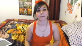 Asian Camgirl Exposes Her Thicc Curvy Booty On the Live Video