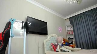 Asian Busty Girl Showing Off Her Tits and Toyed Pussy While Teasing it With Toys On Live Video