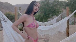Fairyana Asian Showing herself in Sexy Lingerie Outdoor Onlyfans Video