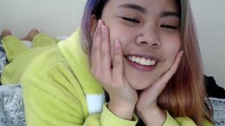 Horny Asian Girls Make Fun Of Vibrator Video