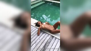 Sheisqueen Slim Asian Getting Naked Outdoor Onlyfans Video