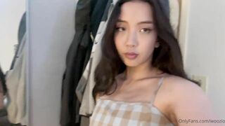 Woozio Asian Gf Revealing Her Booty Onlyfans Video