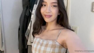 Woozio Asian Gf Revealing Her Booty Onlyfans Video