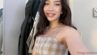 Woozio Asian Gf Revealing Her Booty Onlyfans Video