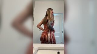 Tymwits Asian Shaking her Jiggling Booty Tiktok Video