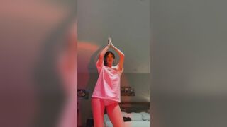 Sexy Asian Model Shaking Ass On Cam In Tiny Shorts Video