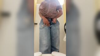 Carmennl0ve Curvy Babe Reveals Boobs and Hot Booty Video