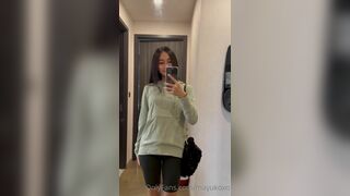 Mayukoxo Asian Shows off In Tight Shorts On Mirror Onlyfans Video