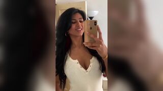 Hot Babe With Tight Sexy Boobs Mirror Video