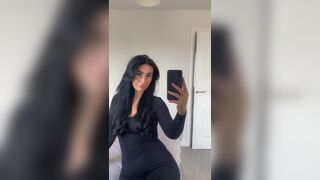 Pretty Sexy Fit Babe In Tight Black Frock Video