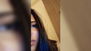 Pretty Teen Girl twerks her Big Juicy Booty And reveals Pussy On Cam Video