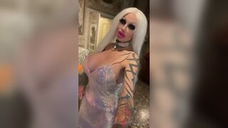 Kittyink Blonde Exposing her Boobs Before Going To a Party onlyfans VIdeo