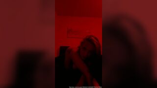 Makemesquirt1 Sexy Babe With Juicy Boobs Showing Off Booty Fansly Video