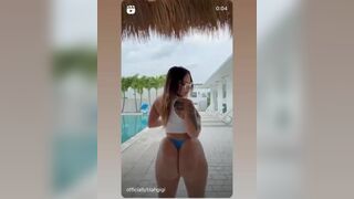 Officiallyblahgigi Milf Showing Jiggling Booty Video