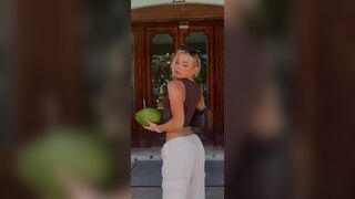 Pretty Blonde With Thicc Ass Video