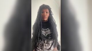 Miss_hell666 Ebony Slut Masturbates Pussy After Revealing Her Nude Body Video