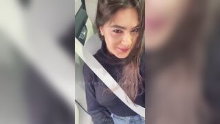 Samyof Pretty Sexy Girl Showing herself While On Car Onlyfans Video
