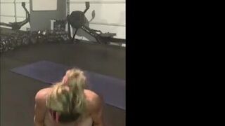 Cassiebenderx Slutty Milf Exposing her Nude Body While Workingout In Gym Onlyfans Video
