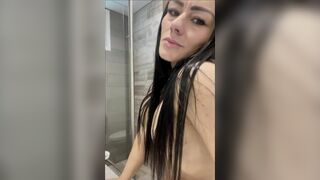 Muscle Fit Girl Showing her Naked Body On Bathroom Video