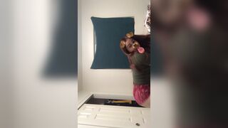 Hot gf Shaking her Big Booty For Bf Video