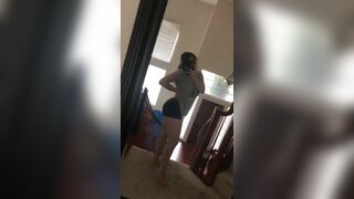 Sexy Girl Showing her Juicy Curvy Booty Video
