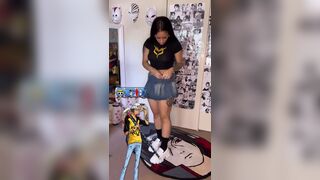 Sexy Babe Showing Off her Sexy Fit Body Video