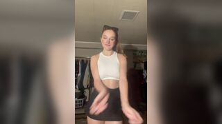 Pretty hot teen With Bouncy Boobs Showing off Video