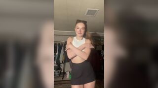 Pretty hot teen With Bouncy Boobs Showing off Video