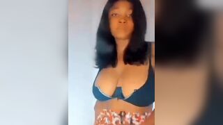 Sexy Ebony Babe Reveals Her Huge Boobs Video