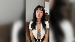 Martina OIiver Removes Her Clothes and Shows Tits and Pussy On Cam Video