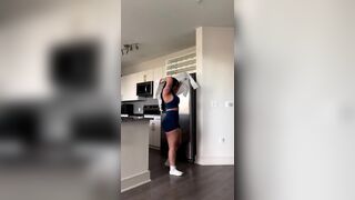 Gym Girl Shows Her Fit Body Teasing Video