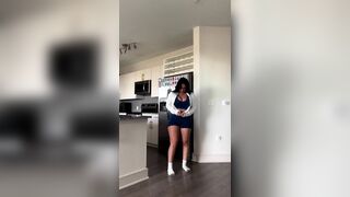 Gym Girl Shows Her Fit Body Teasing Video