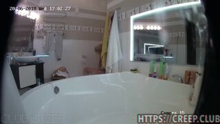 Pretty Asian Girl Gets Exposed To a Hidden Cam While She Baths Video
