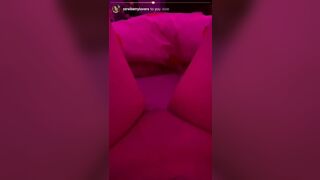 Strwberrylovers Asian Reveals Pussy and Uses Vibrator Cam Video