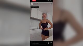 Hhdonahue Sexy Busty Blondie Showing Off Her Sexy Figure Video