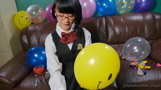 Eri Kitami Nerdy Asian teen Showing Off Booty Onlyfans Video