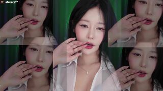 Haru Exposes Her Big Boobs and Tight Booty On Live Afreecatv Video