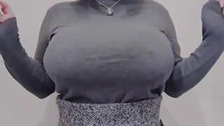 Mikansui Sexy babe Exposing her Bouncing Boobs Video