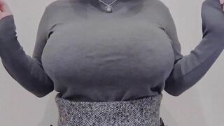 Mikansui Sexy babe Exposing her Bouncing Boobs Video