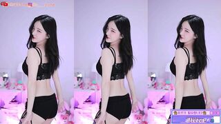 Chujeong Asian Sexy Cutie Shows Off her Hot Body While Dancing on Live Video