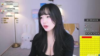 Han Jina Asian beauty Shows off Her Juicy Boobies On a Live Afreecatv Video