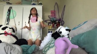Kaedia Lang Asian Slut Fucks a Dildo After Showing Off Video