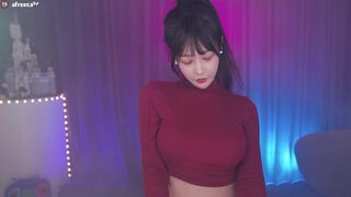Haru With Juicy Big Boobs Showing Off on Live Cam Afreecatv Video