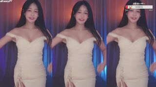 Haru Dancing off While Flashing Her Hot Body Afreecatv Video