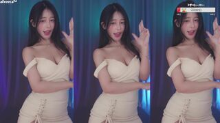 Haru Dancing off While Flashing Her Hot Body Afreecatv Video