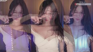 Haru Exposing Boobs While Showing Off booty By Shaking On Cam Afreecatv Video